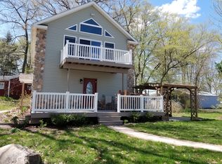 5195 Redding Dr, Pinckney, MI 48169