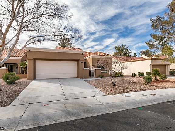 5th image of 2537 Desert Glen Dr