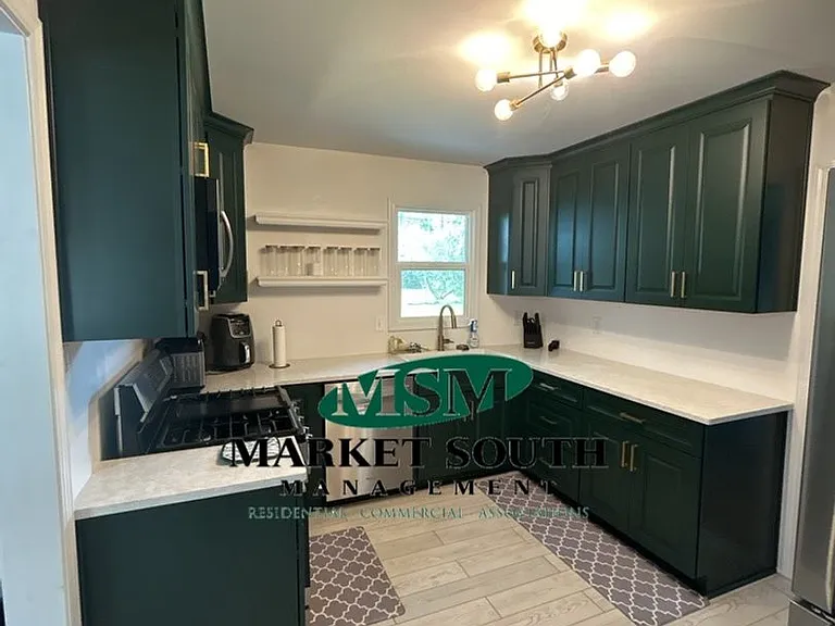 319 Sharondale Rd — Photo 3