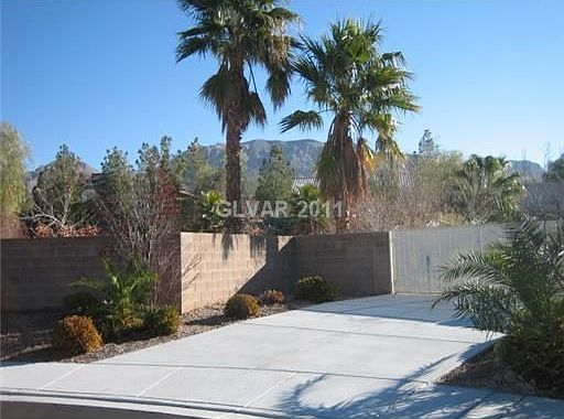 3rd image of 6280 Shelter Creek Ave