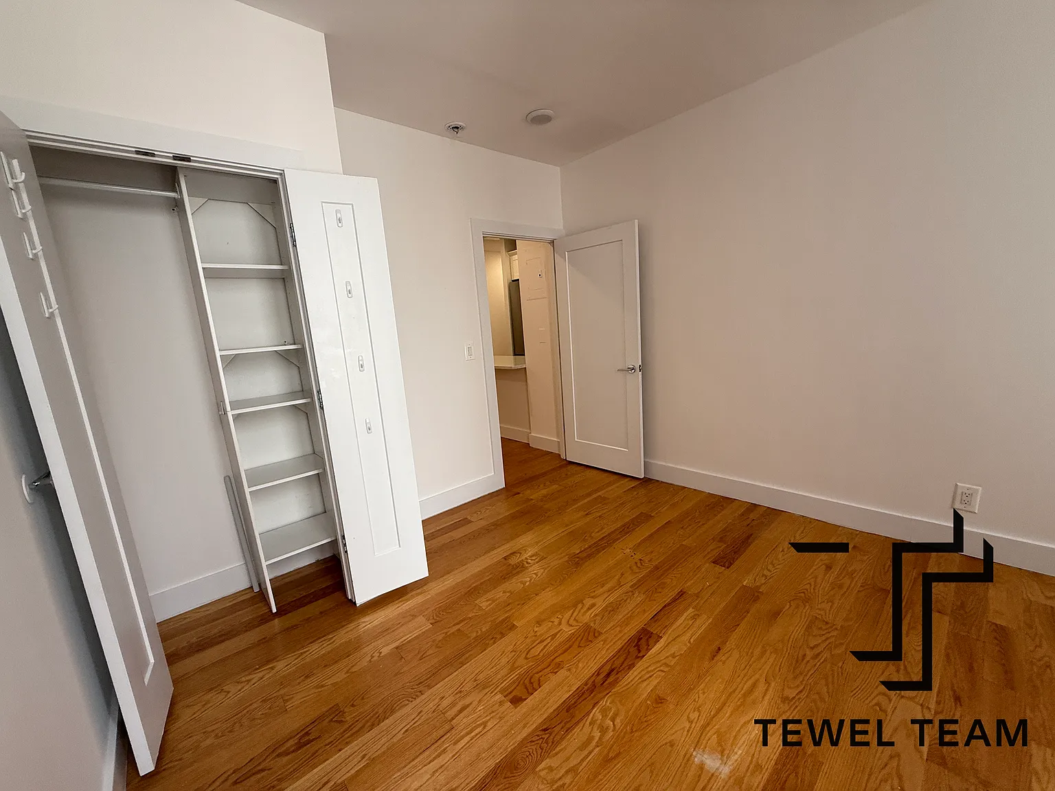 539 Lenox Avenue — Photo 2