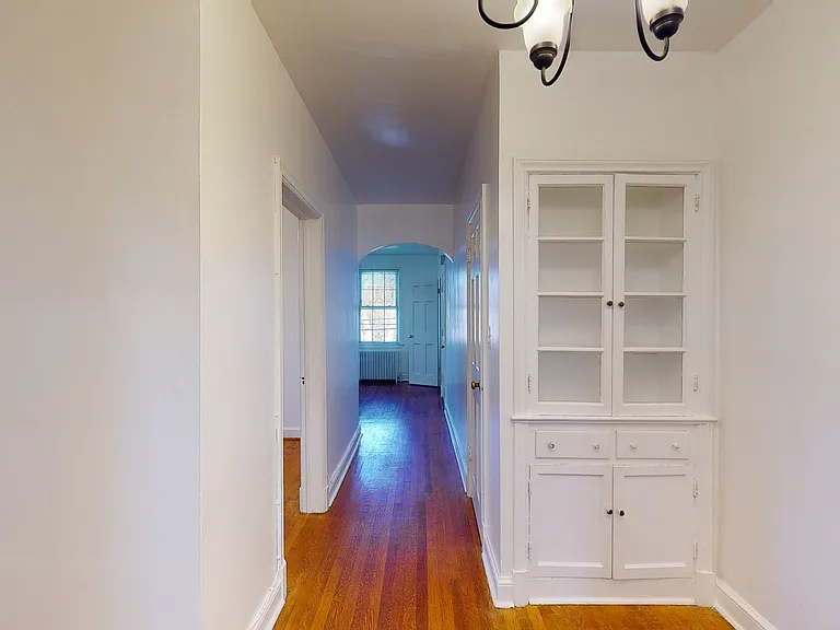 4034 Calvert St NW #5 — Photo 2