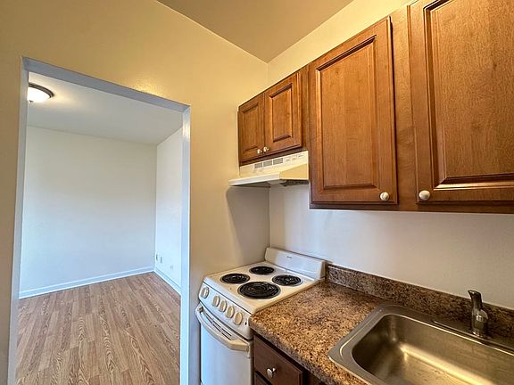 4th image of 1850 N Humboldt Blvd #114