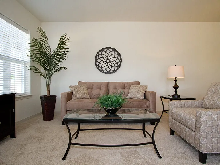 1971 Shady Oak Dr — Photo 3