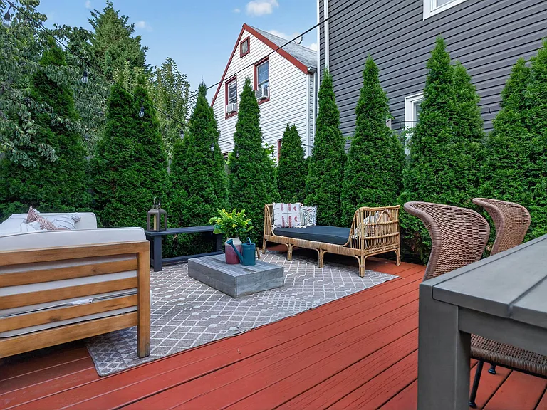 112 Webster Ave #1 — Photo 44