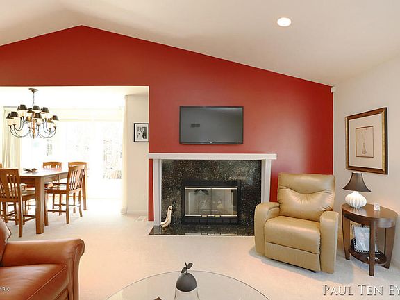 4th image of 7742 Greenbrier Dr NE