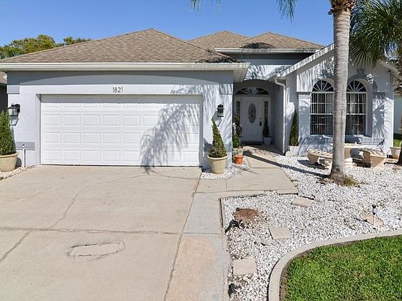 2nd image of 1821 Wedgewood Way