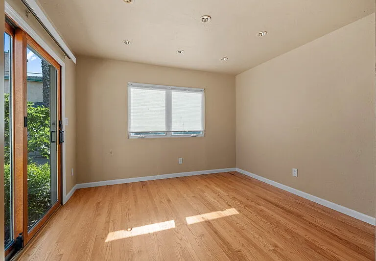 656 Corvina St — Photo 9