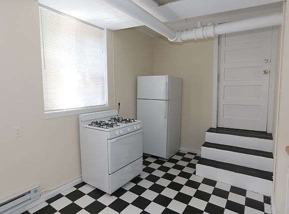 4th image of 3937 N Janssen Ave #G
