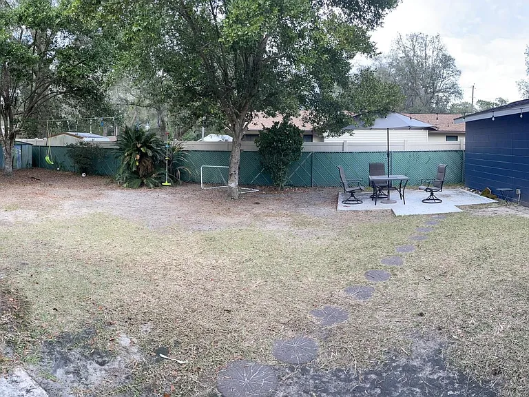 4525 NE 9th St — Photo 3