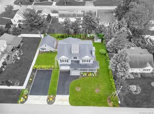 100 Root Ave, Islip, NY 11751