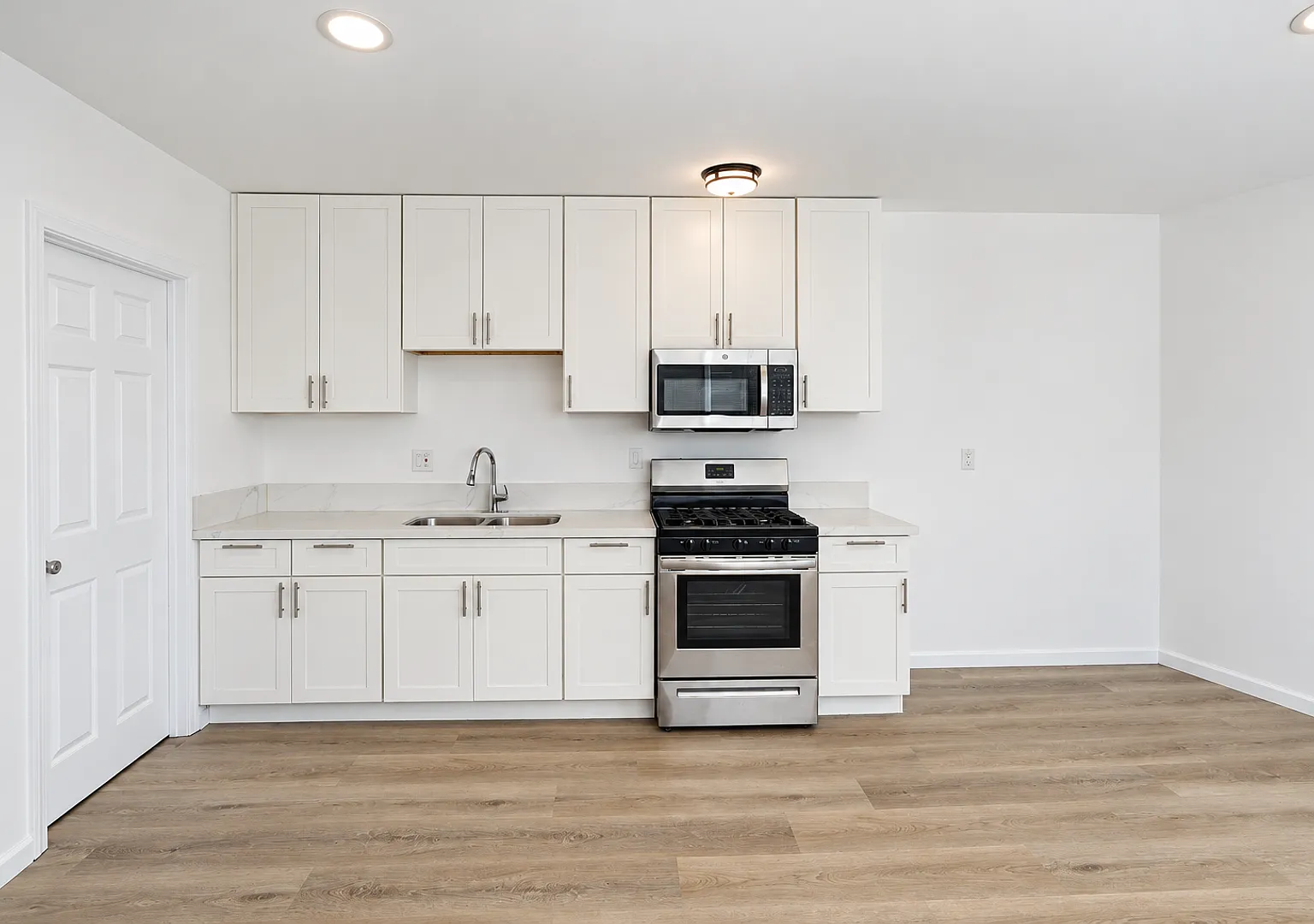 1068 East J Street — Photo 4