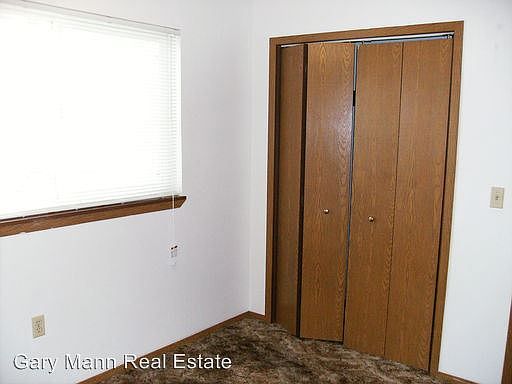 4th image of 825 W 4th Ave