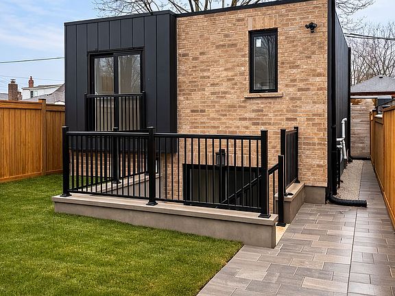 2nd image of 39 15th St #4