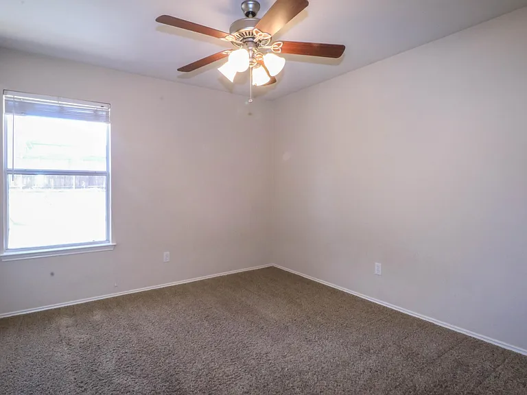 1507 Nightingale Ln — Photo 18