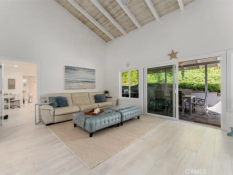 499 Nyes Pl — Photo 13
