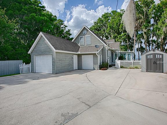 4th image of 12127 Lakeside Ln