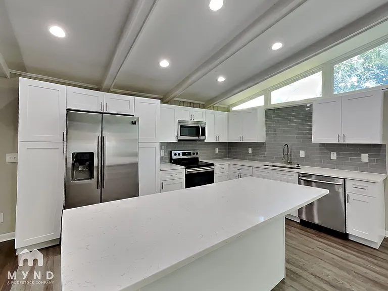 1322 N Cliff Valley Way NE #1322 — Photo 4