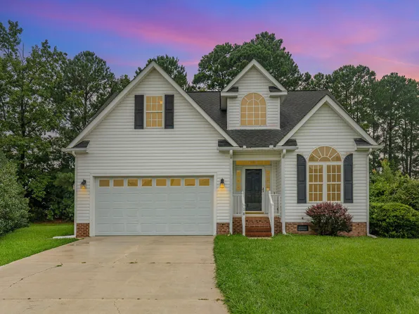 18 Edgecombe Ct, Smithfield, NC 27577