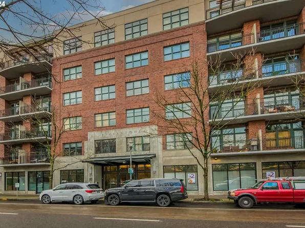 821 NW 11th Ave APT 403, Portland, OR 97209