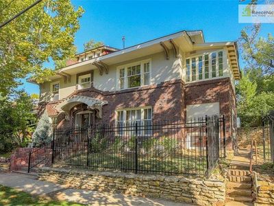 904 E 43rd St, Kansas City, MO, 64110