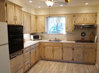 30 Leonard St, Huntington Station, NY 11746
