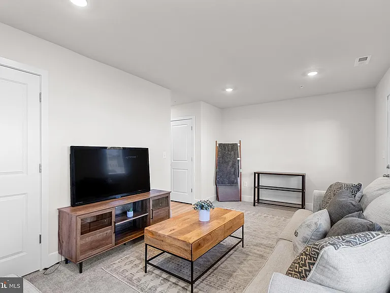 10893 Drummond Pl — Photo 23
