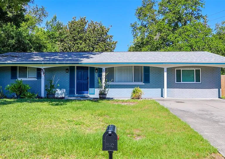 1500 Laurel Cir — Photo 1