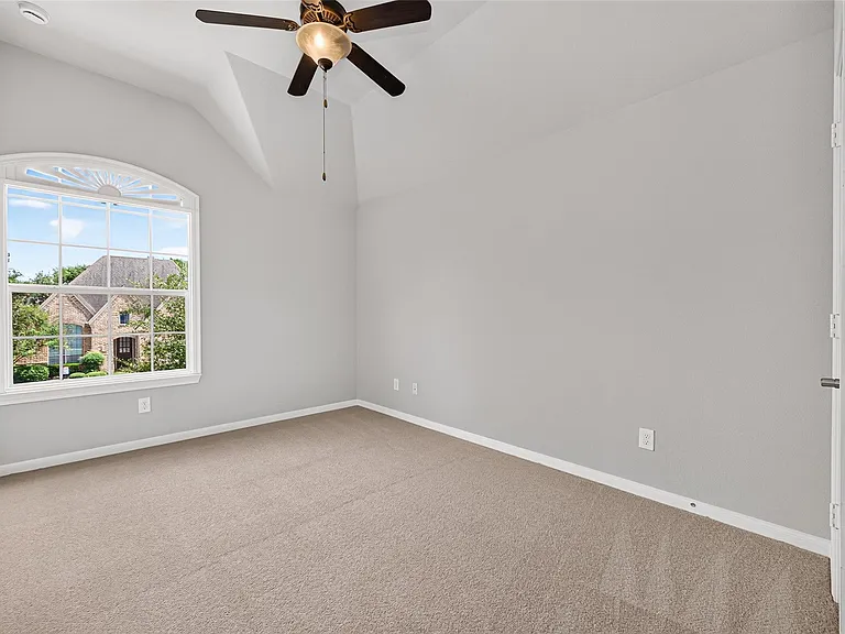 50 Vershire Cir — Photo 33