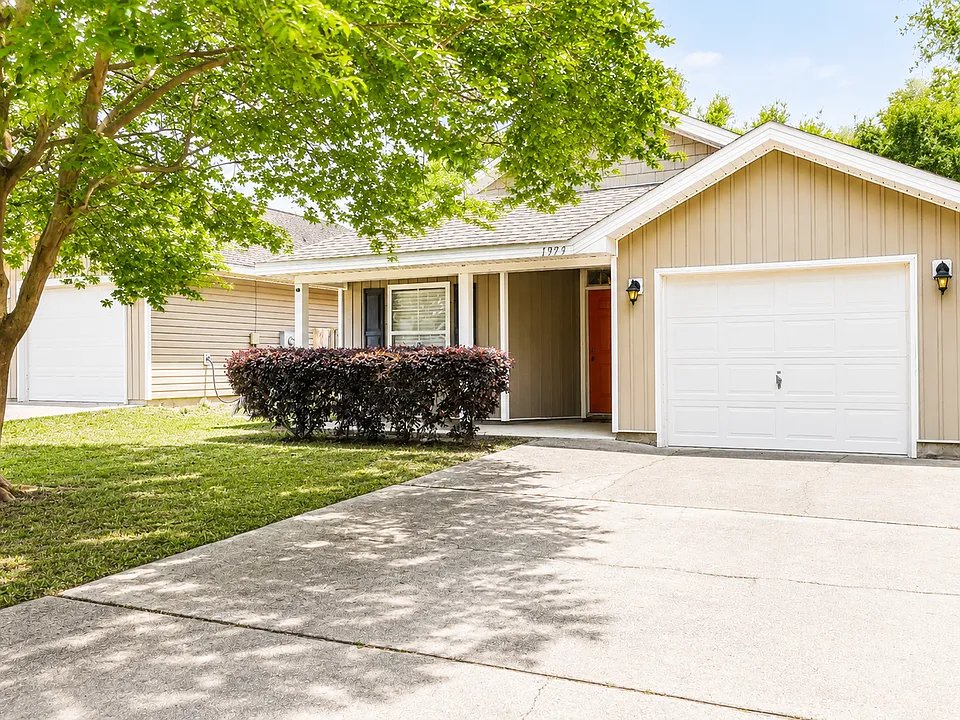 1979 Crosscreek Cir