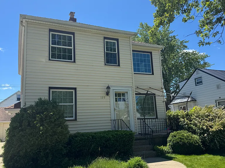 120 Victoria Blvd — Photo 9