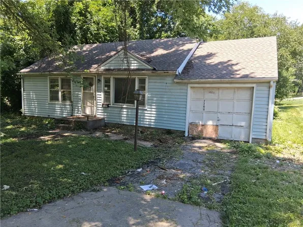 7700 W 65th Ter, Overland Park, KS 66202