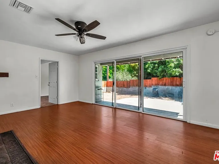 7318 W 88th St — Photo 21