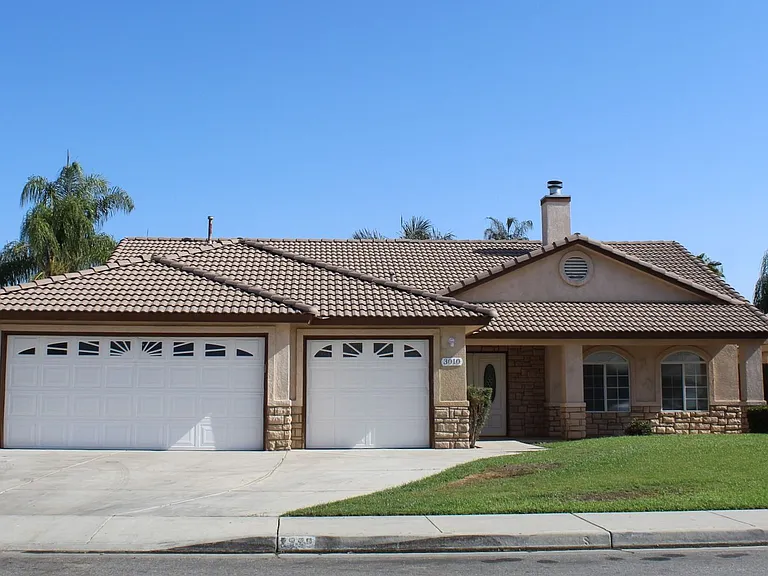 3010 Giovanetti Ave — Photo 1