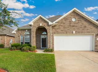 3056 Winterberry Ln, Dickinson, TX 77539