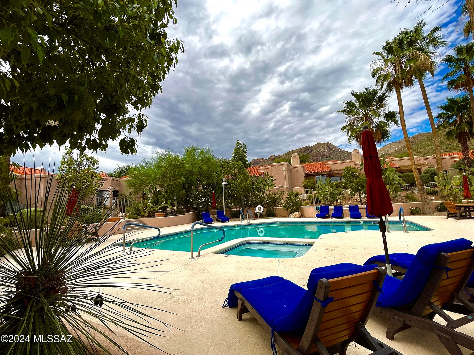 2 bed, 2.0 bath, 1094 sqft, $1,950 — Photo 3