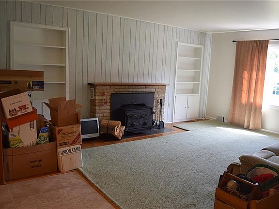 2nd image of 2924 Holman Dr