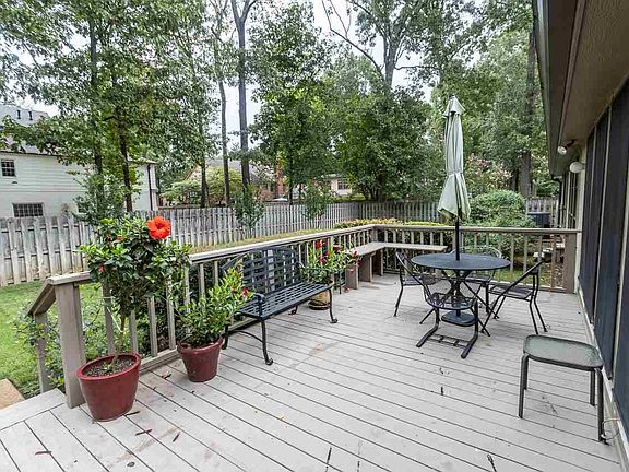 3rd image of 2241 Windy Oaks Dr