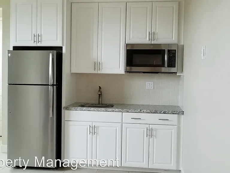 1574 Harry Lorenzo Ave #ADU — Photo 2