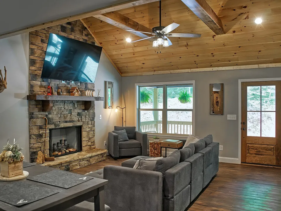 617 Alcan Way
