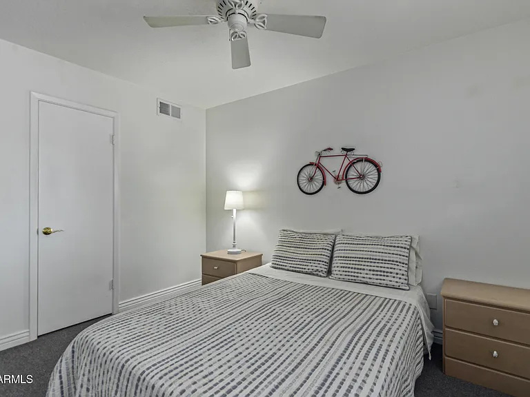 106 E Geneva Dr — Photo 16
