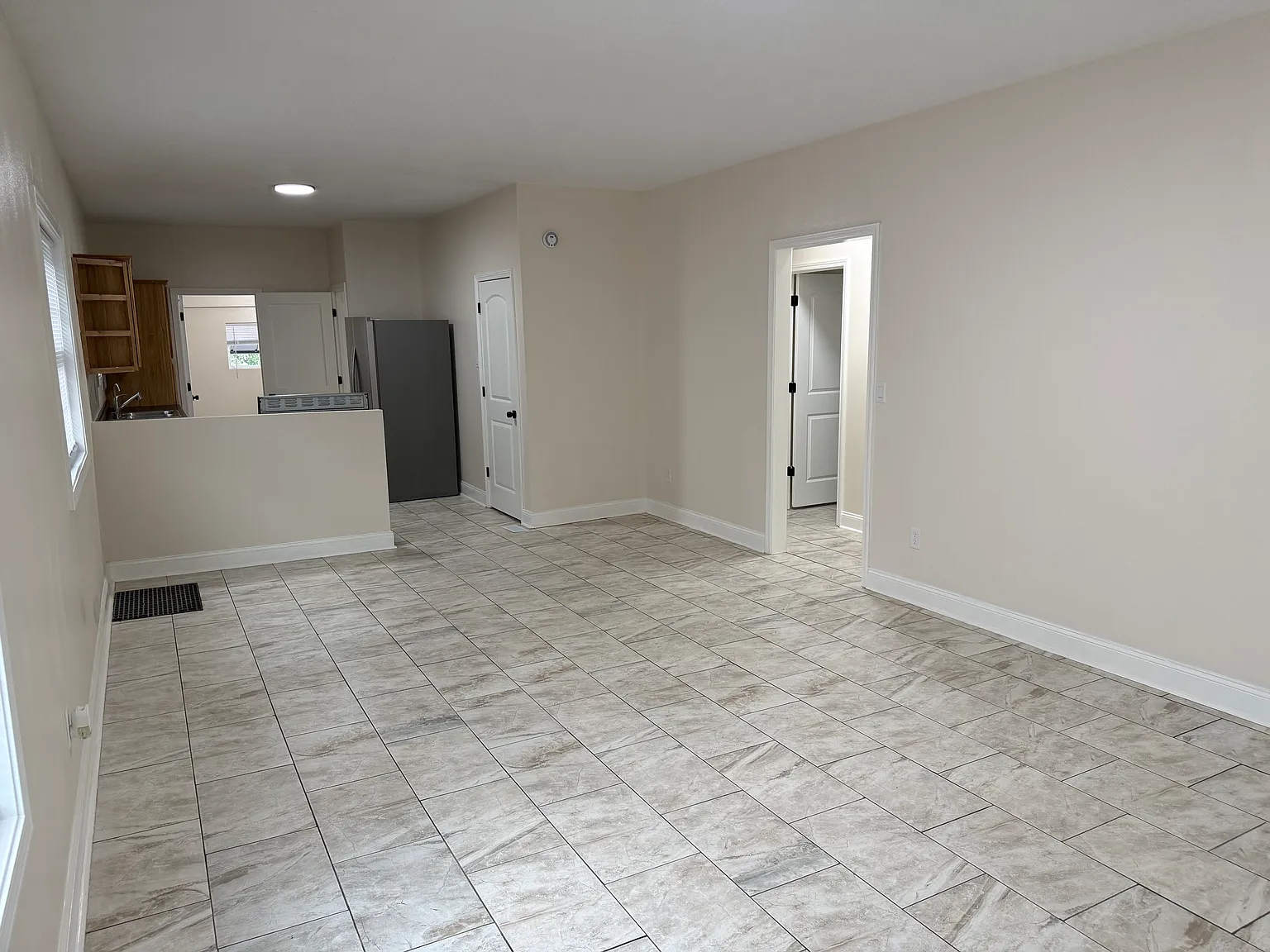 2 bed, 988 sqft, $1,380 — Photo 3
