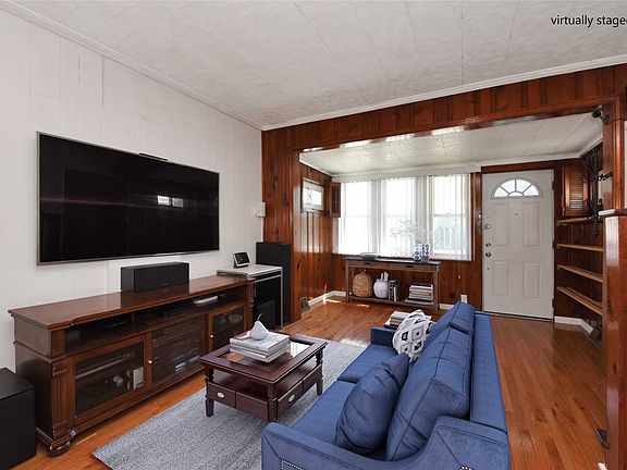 4th image of 372 Roquette Ave