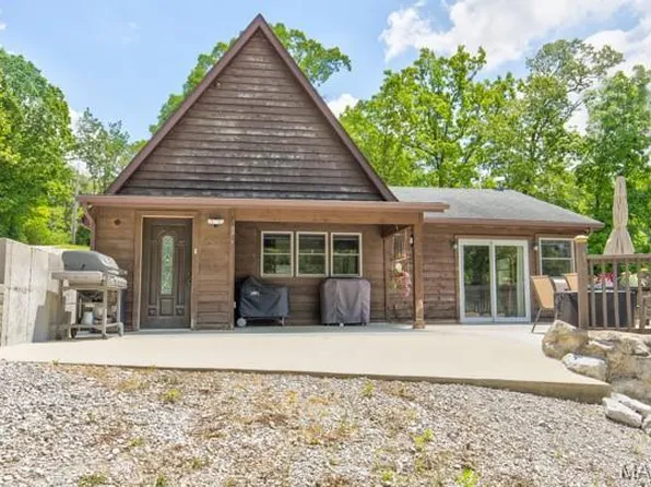 20095 Hidden Lakes Ln, Brighton, IL 62012