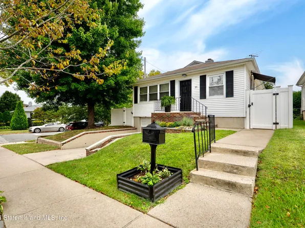 21 Bellhaven Pl, Staten Island, NY 10314