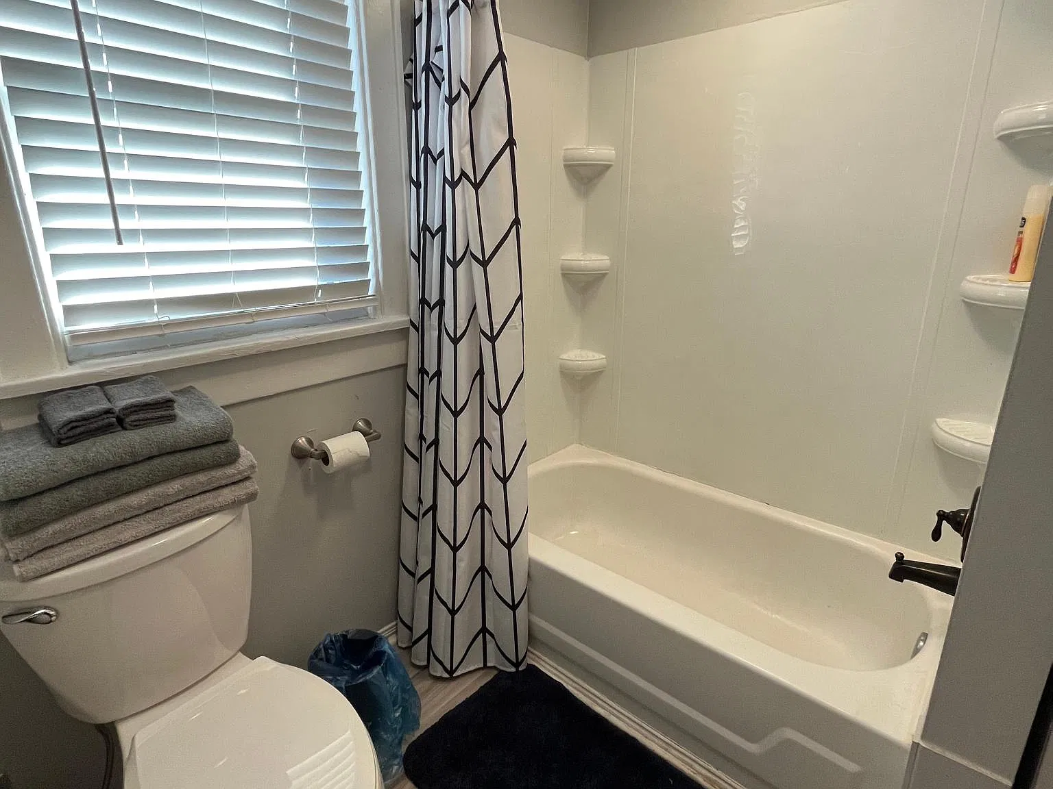 255 Southwood Ave — Photo 3