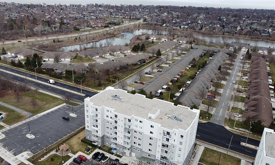 1st image of 1489 Banwell Rd #223