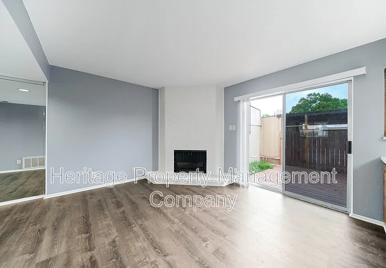 10958 Crown Park — Photo 11