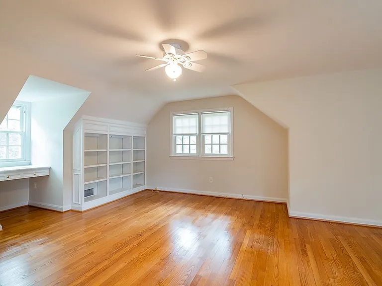 6400 Ruffin Rd — Photo 21