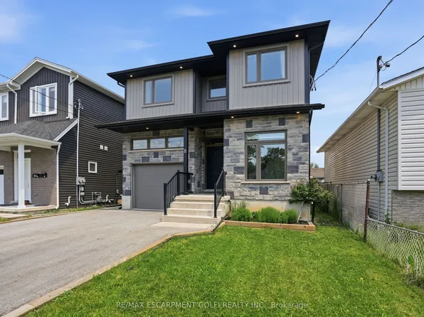 8 Nash St, Saint Catharines, ON L2S 1B5